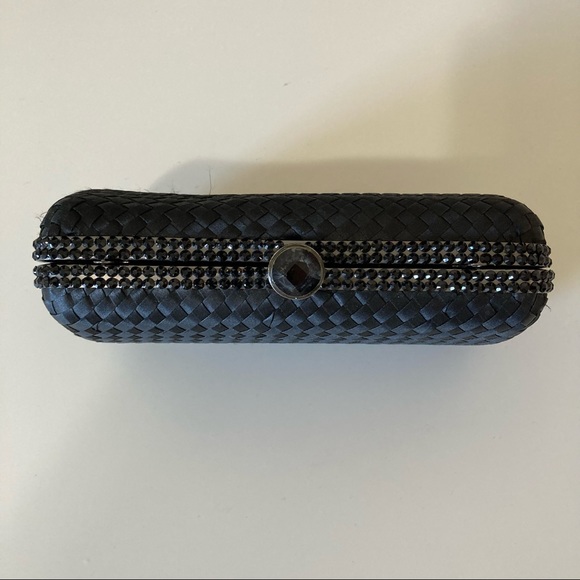 Intricate embellished clutch - Picture 6 of 13